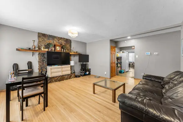2018 Cottonwood Cres SE, Calgary, AB T2B 1R1