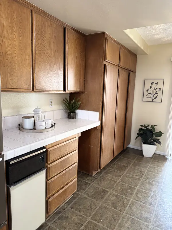 1923 Molino Ave #303, Signal Hill, CA 90755-1018