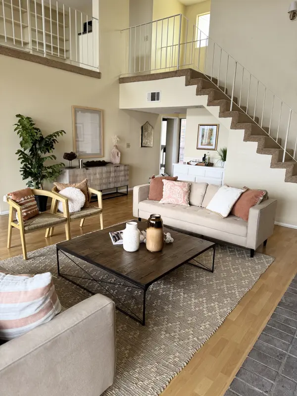 1923 Molino Ave #303, Signal Hill, CA 90755-1018