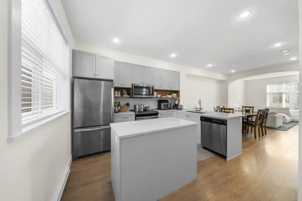 27735 Roundhouse Dr #42, Abbotsford, BC V4X 0B9