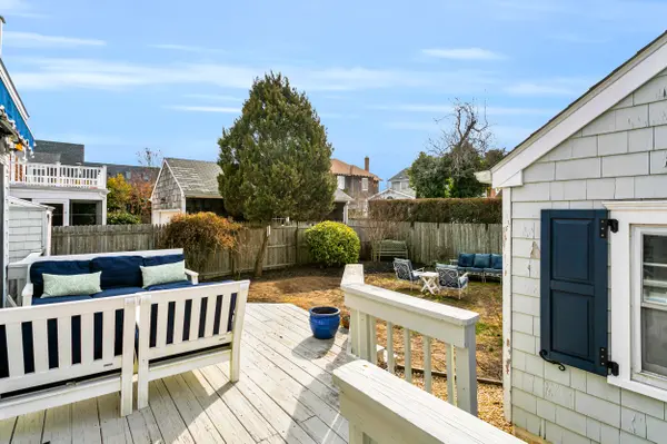 51 Egbert St, Bay Head, NJ 08742-5327