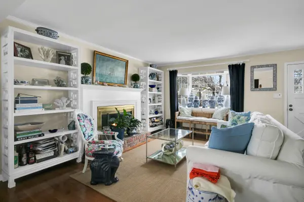 51 Egbert St, Bay Head, NJ 08742-5327