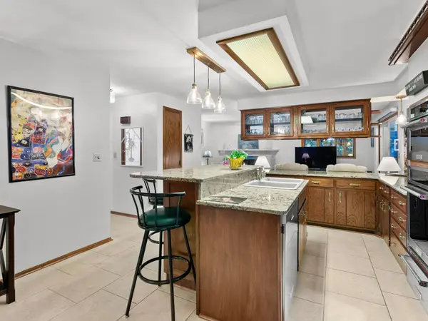 1526 Knoll Crest Dr, Sheboygan, WI 53081-7544