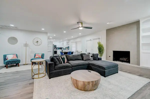 213 Sherwood Ct, Moore, OK 73160-4230
