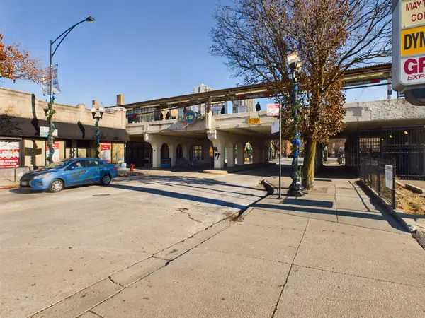 1123 W Thorndale Ave #29, Chicago, IL 60660-3515