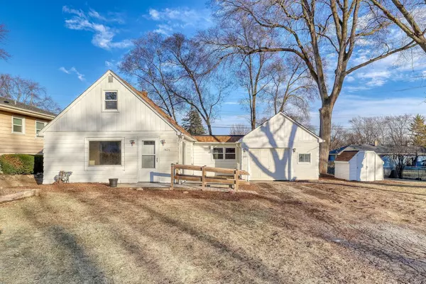 1420 S 167th St New Berlin, Wisconsin 53151,