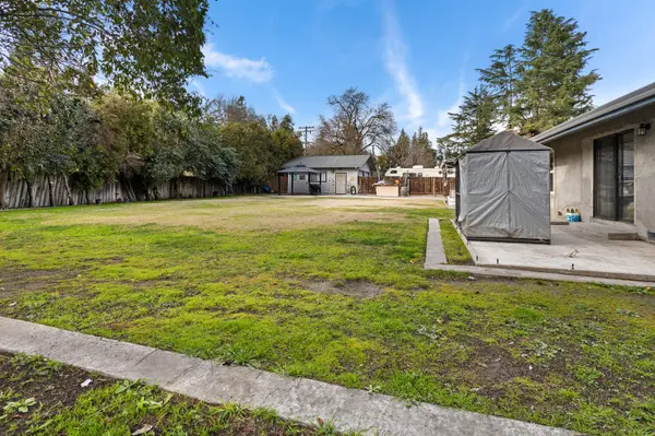 8607 Treasure Ave, Stockton, CA 95212-1414