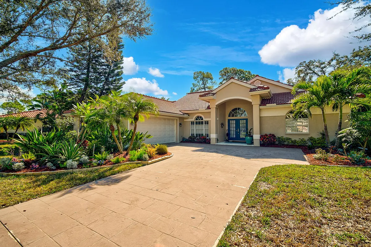 2081 Timucua Trl, Nokomis, FL 34275-5304
