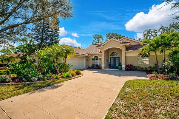 2081 Timucua Trl, Nokomis, FL 34275-5304