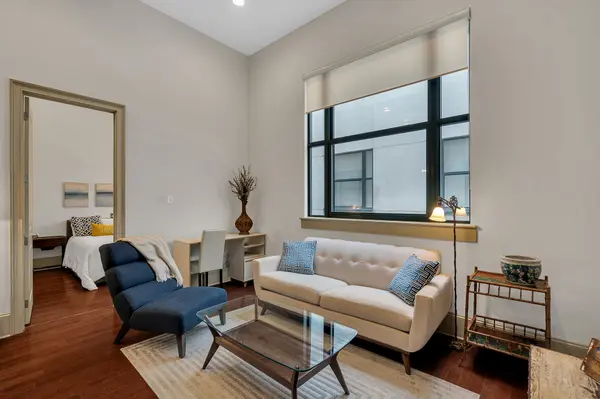 1201 CANAL ST. NEW ORLEANS #206, La 70112,
