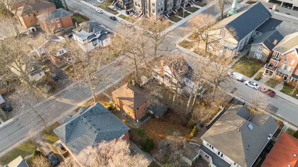 65 Long Branch Ave, Toronto, ON M8W 3J3