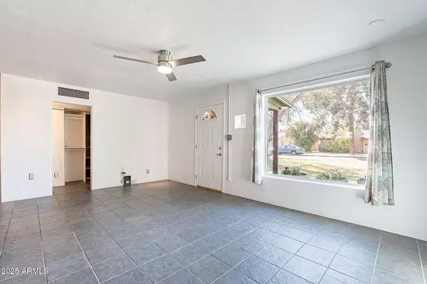3027 N 21st St, Phoenix, AZ 85016-7205