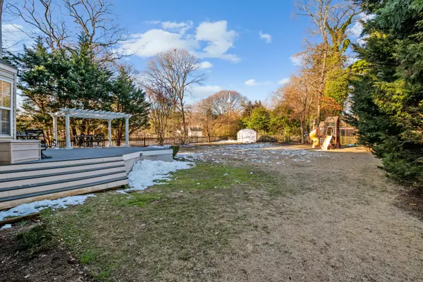 Severna Park, MD 21146-4049,606 Cypress Rd