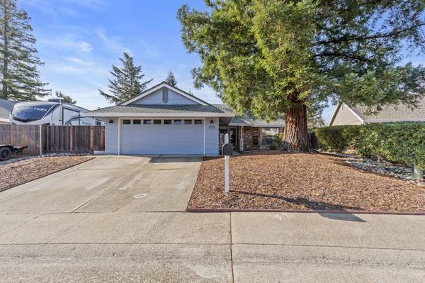 1533 Pine Valley Cir, Roseville, CA 95661-5747