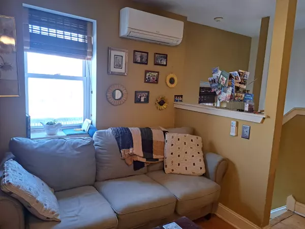 Philadelphia, PA 19146-1987,2035 Christian St #C