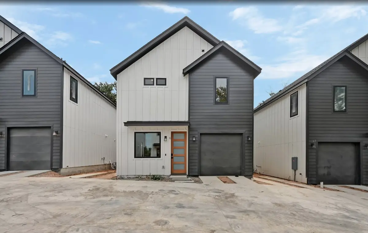 3001 E 51st St #6, Austin, TX 78723-4620