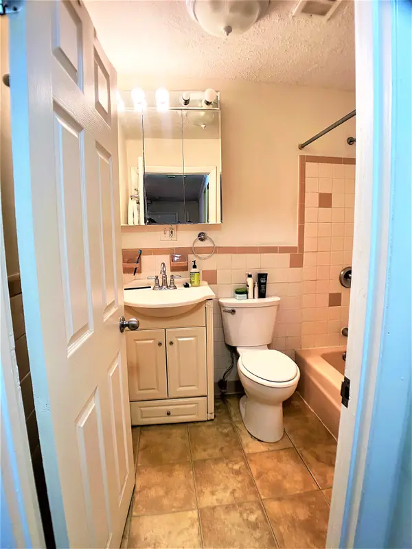 171 South St #3A, Jamaica Plain, MA 02130-3919
