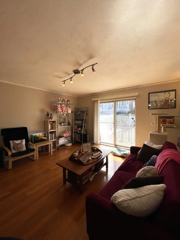 8 Robinwood Ave ##3, Jamaica Plain, MA 02130-2140