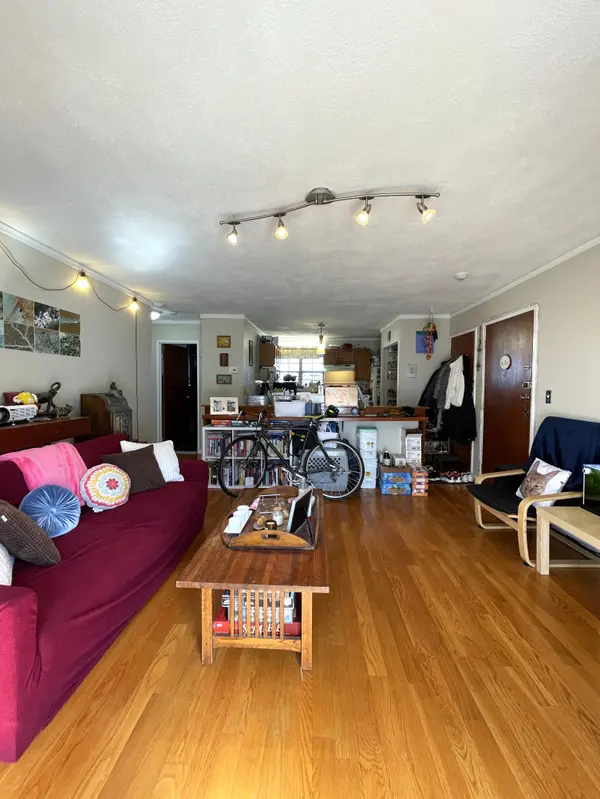 8 Robinwood Ave ##3, Jamaica Plain, MA 02130-2140