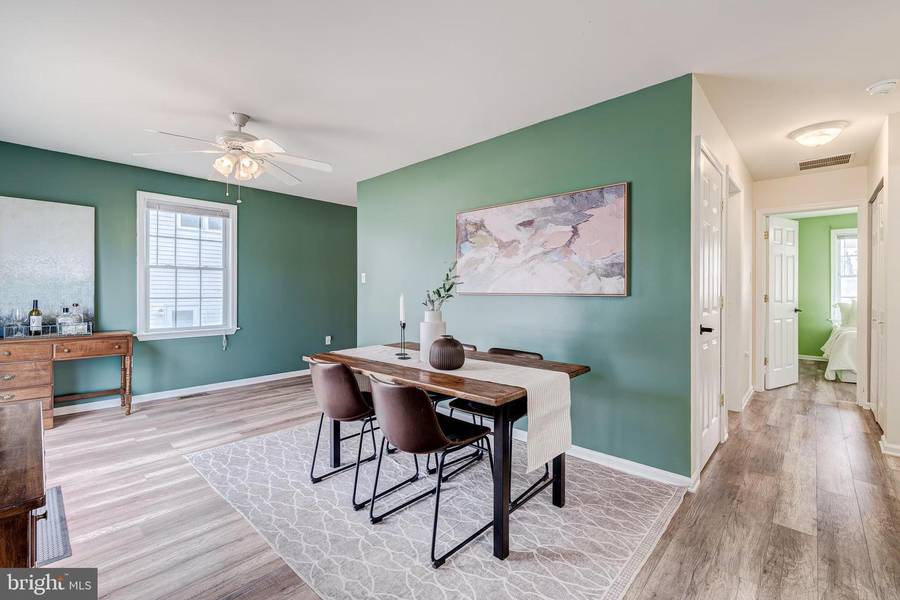 325 Maple Ave, Essex, MD 21221-3748