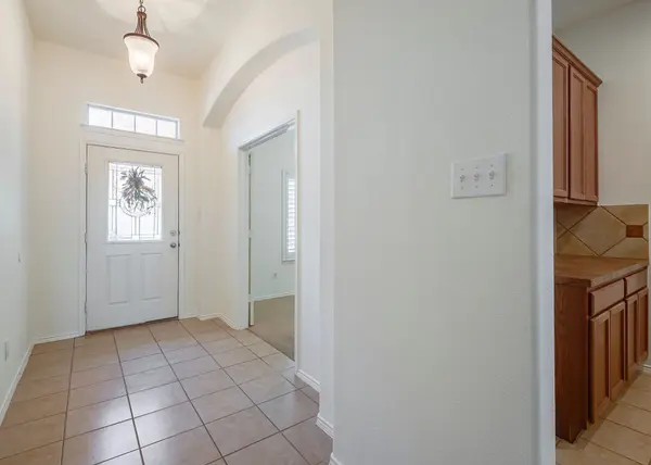 15646 Gatehouse Dr, Fort Worth, TX 76262-6378