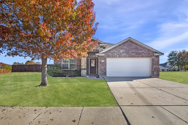15646 Gatehouse Dr, Fort Worth, TX 76262-6378