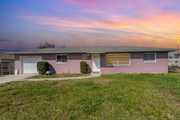 7209 Jasmine Rd, Fort Myers, FL 33967-3030