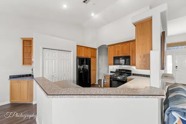 44 N Reflection Way, St George, UT 84770-8013