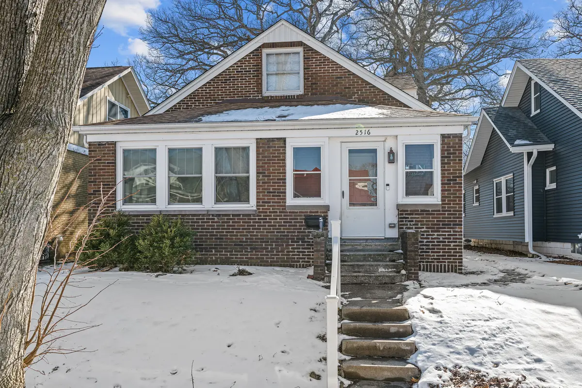 2516 22 1/2 Ave, Rock Island, IL 61201-4634
