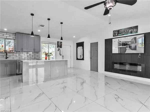 Cape Coral, FL 33914-4515,3018 SW 4th Ave