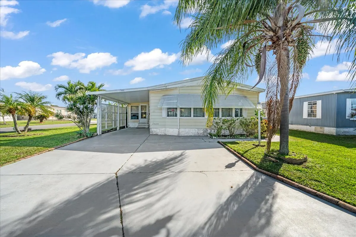 601 Seagull Dr, Sebastian, FL 32976-7806