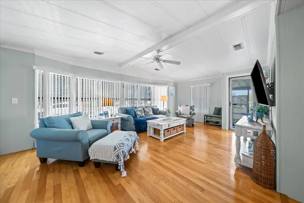 601 Seagull Dr, Sebastian, FL 32976-7806