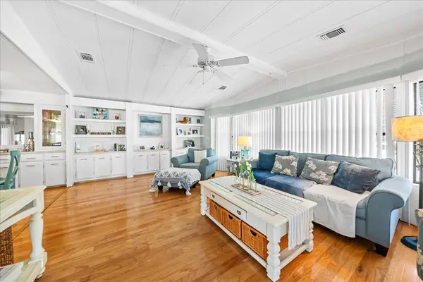 601 Seagull Dr, Sebastian, FL 32976-7806