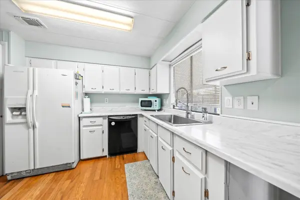 601 Seagull Dr, Sebastian, FL 32976-7806