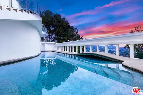 7571 Mulholland Dr, Los Angeles, CA 90046-1238