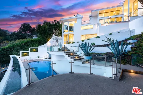 7571 Mulholland Dr, Los Angeles, CA 90046-1238