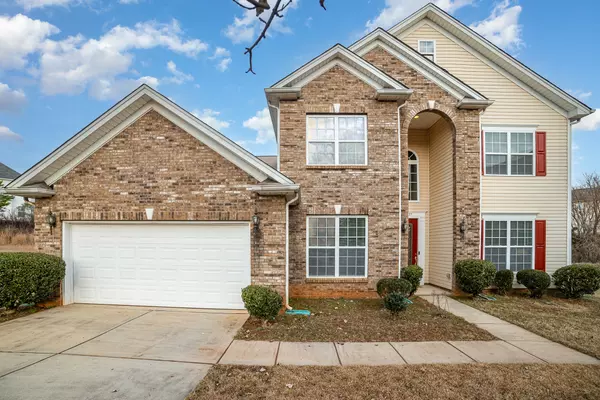 Charlotte, NC 28213-5206,16737 Winston Oaks Ct