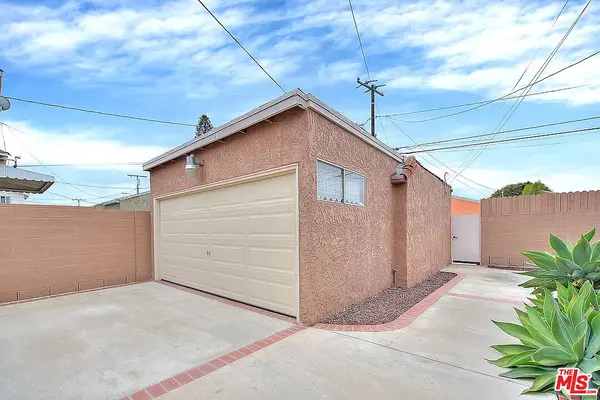 8319 S Van Ness Ave, Inglewood, CA 90305-1546