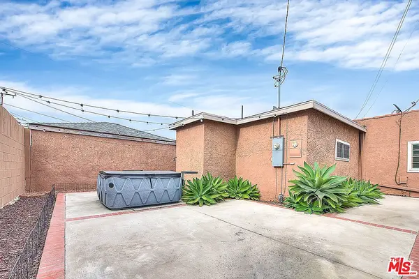8319 S Van Ness Ave, Inglewood, CA 90305-1546