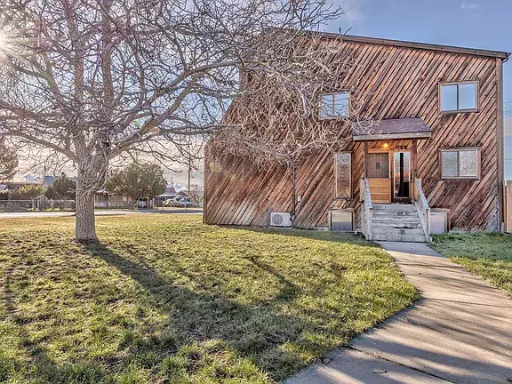 977 SW 3rd St, Ontario, OR 97914-3536