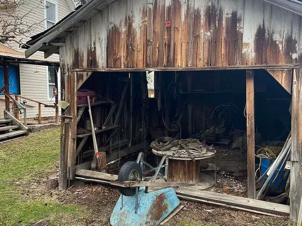 955 B St, Fossil, OR 97830-8330