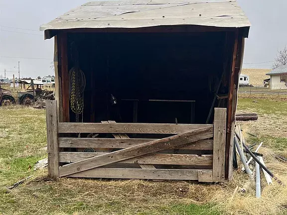 955 B St, Fossil, OR 97830-8330