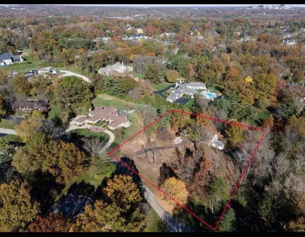9 Dunleith Dr, St Louis, MO 63124-1895