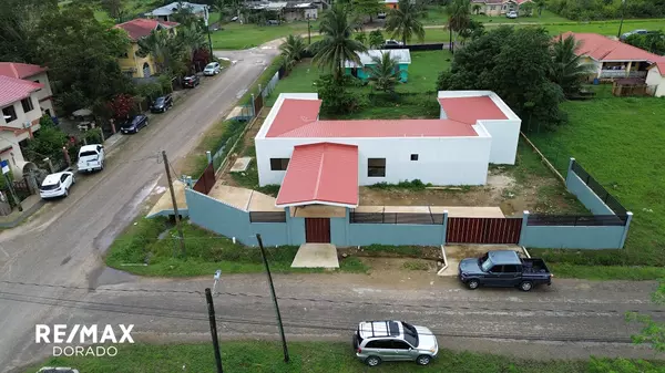 Blue Hole Street, Modern House- Belmopan Center, 