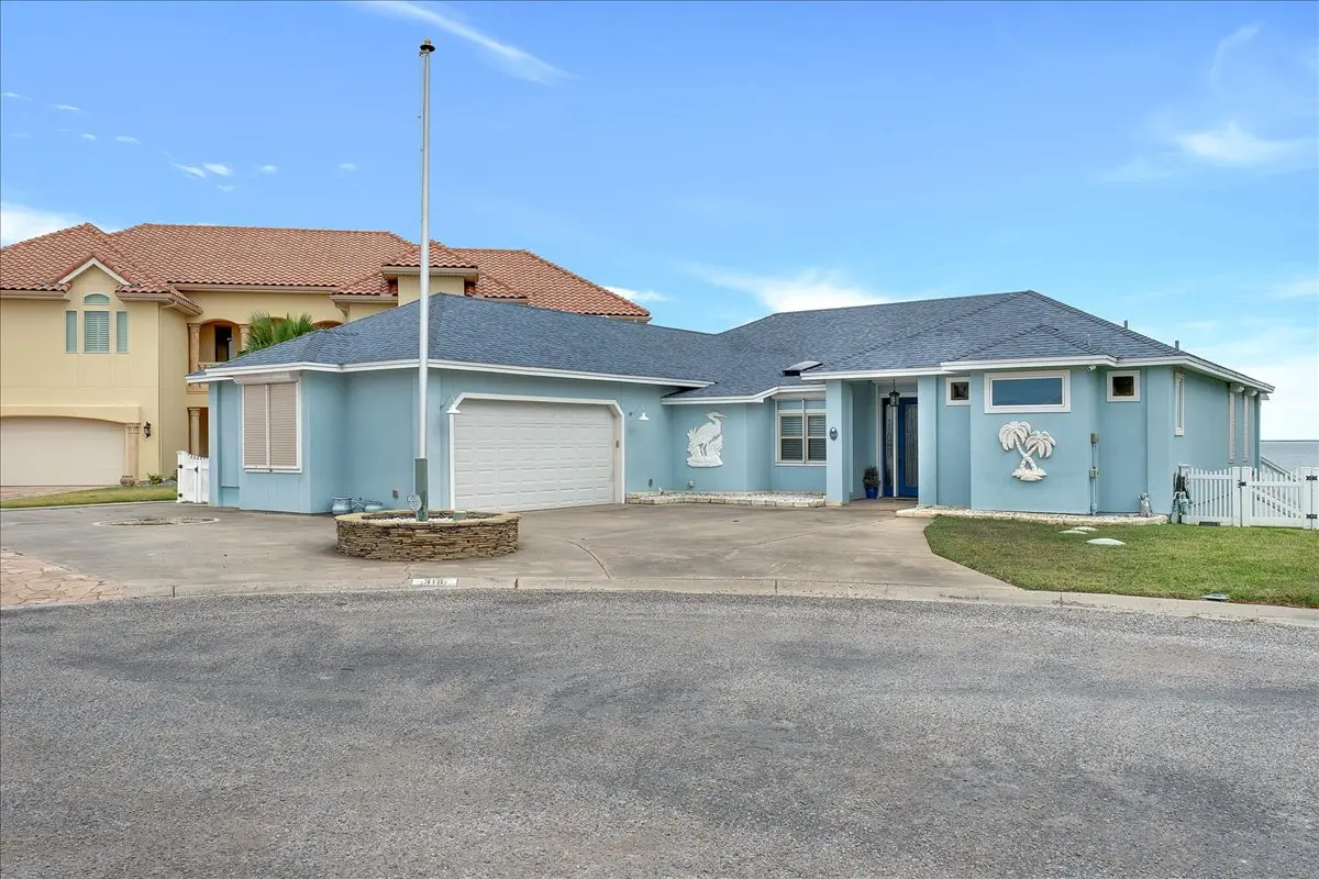 319 Bayview Dr, Aransas Pass, TX 78336-6715