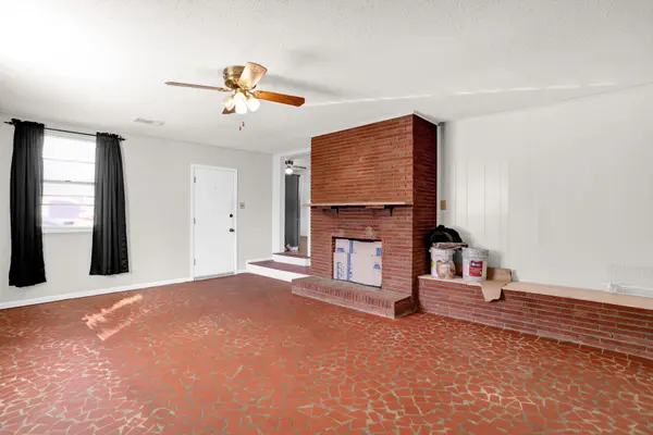 4931 Owen Rd, Memphis, TN 38122-4354