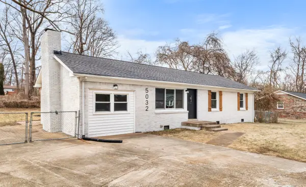 5032 Collinwood Dr, Clarksville, TN 37042-6162