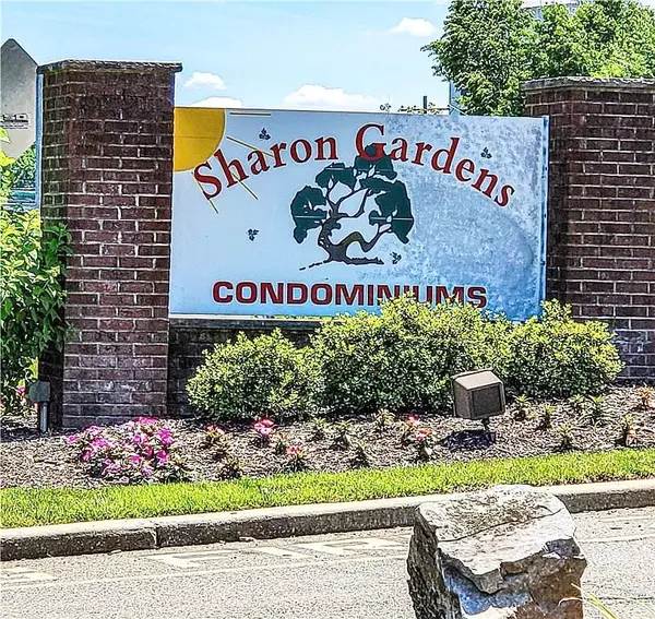 Woodbridge, NJ 07095-4315,312 Sharon Gardens Ct #312