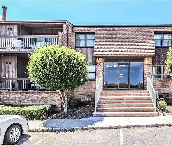 312 Sharon Gardens Ct #312, Woodbridge, NJ 07095-4315