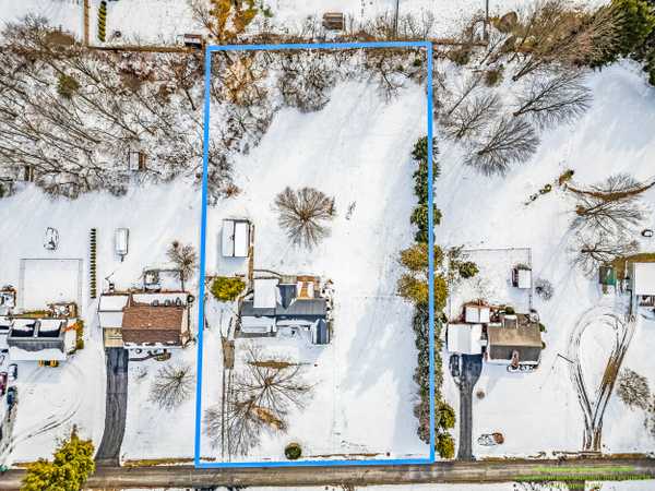 165 Upland Dr, New Castle, PA 16105-3111